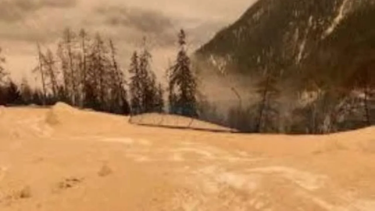 ما أسباب ظاهرة المطر الدموي التي اجتاحت مناطق جنوب أوروبا مؤخراً؟